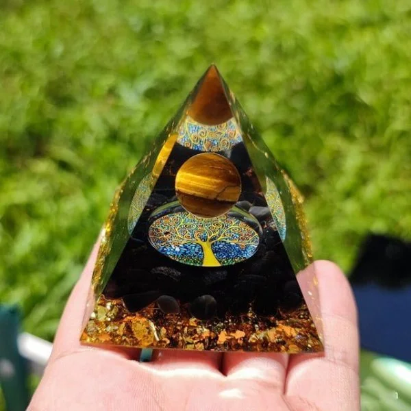 pyramide orgonite oeil de tigre
