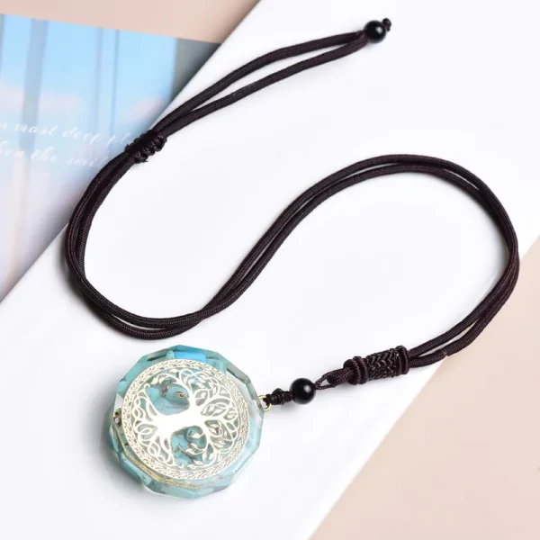 Pendentif Orgonite Arbre de Vie Turquoise Pendentif orgonite arbre de vie turquoise sur son cordon tressé