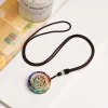 Pendentif Sri Yantra arc-en-ciel sur son cordon tressé